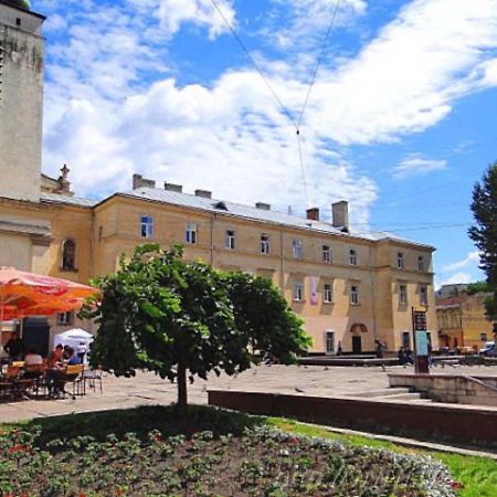 Apartment On Filatova 10/1 Lviv Ngoại thất bức ảnh