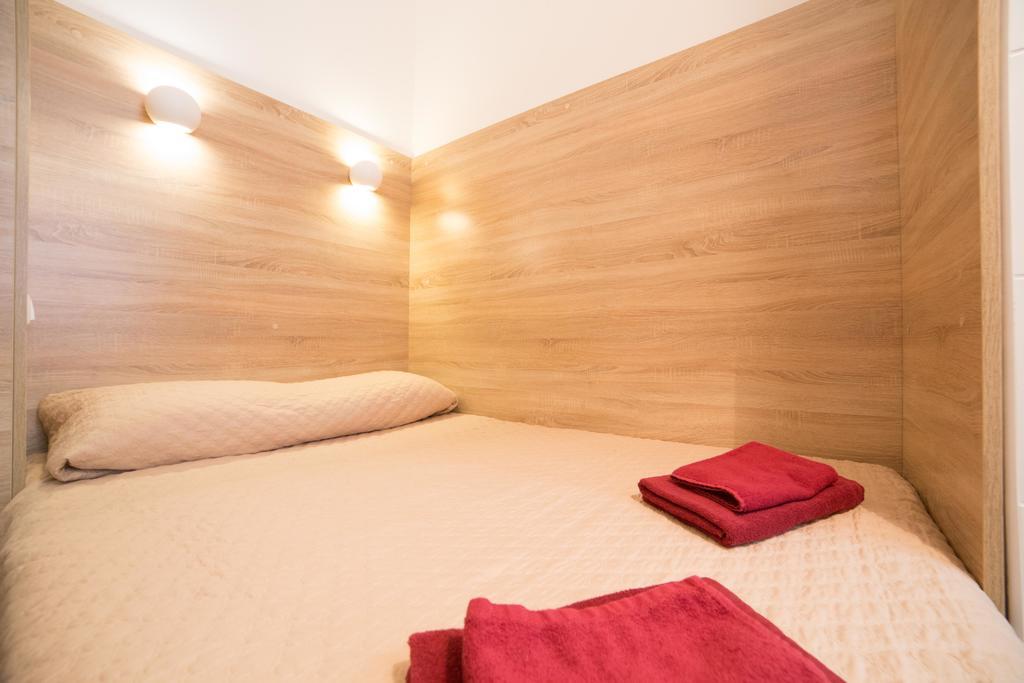 Apartment On Filatova 10/1 Lviv Ngoại thất bức ảnh