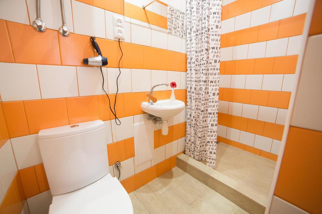 Apartment On Filatova 10/1 Lviv Ngoại thất bức ảnh