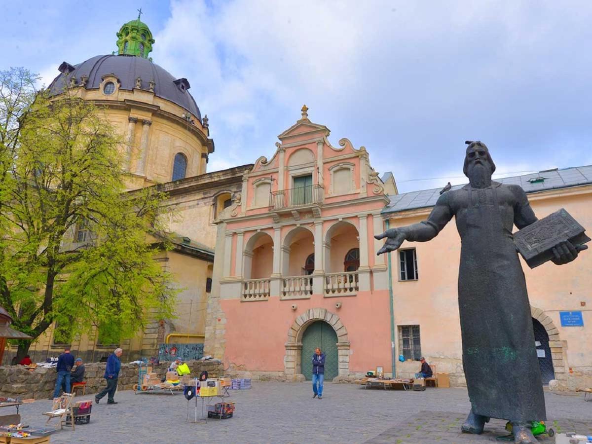 Apartment On Filatova 10/1 Lviv Ngoại thất bức ảnh